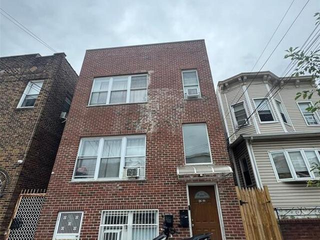 Duplex for sale in Corona