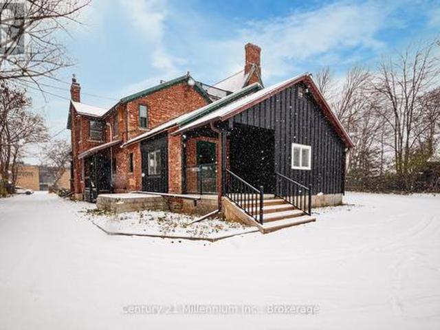 Commercial for rent in Collingwood Commercial for rent in Collingwood
