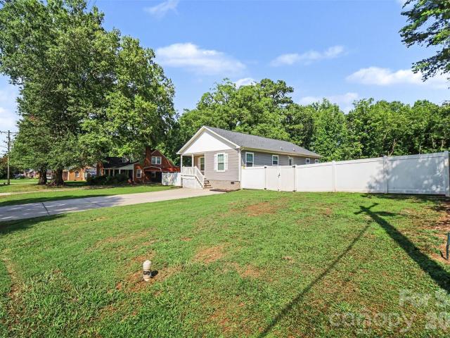 House for sale in Lawndale, North Carolina