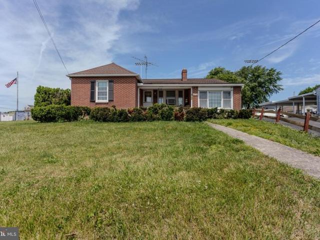 House for sale in New Oxford, Pennsylvania