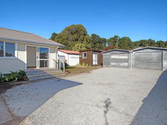 House for sale in Chaslands, Canterbury