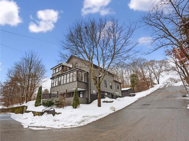 House for sale in Lincoln, Rhode Island