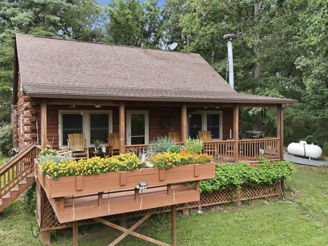House for sale in Paw Paw, Hampshire County