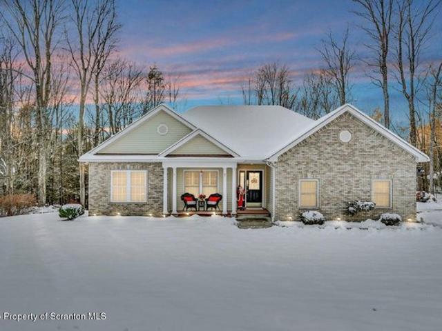 House for sale in Canadensis, Pennsylvania