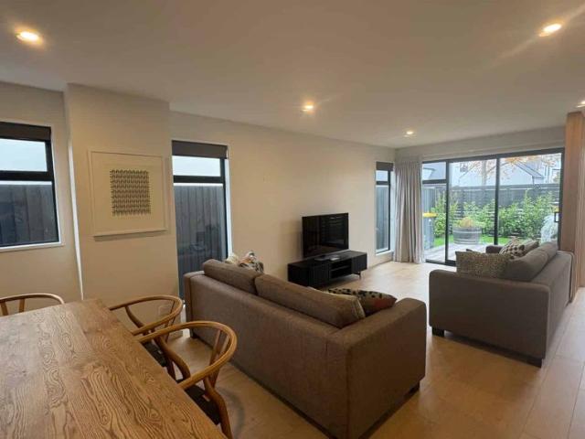 Townhouse for rent in Heathcote, Canterbury