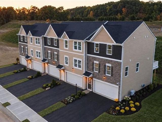 Townhouse for sale in Harmony, Butler County