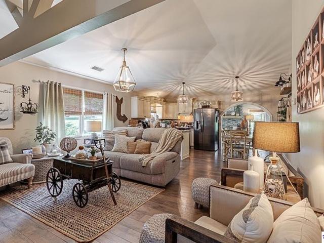 House for sale in Cecilia, Kentucky