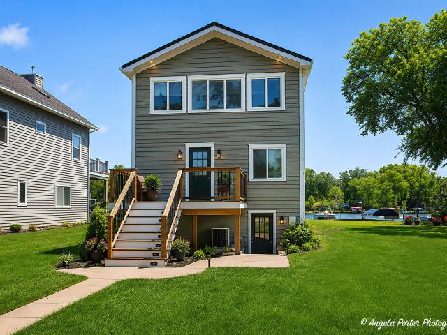 House for sale in Mchenry, Illinois