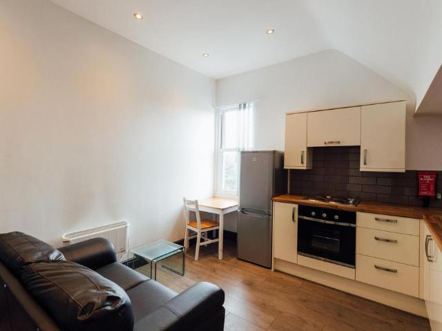 House for rent in Elmfield, Leicestershire