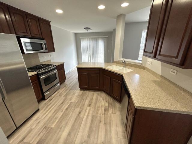Townhouse for rent in Oswego
