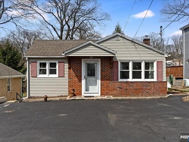 House for sale in Glasser, New Jersey