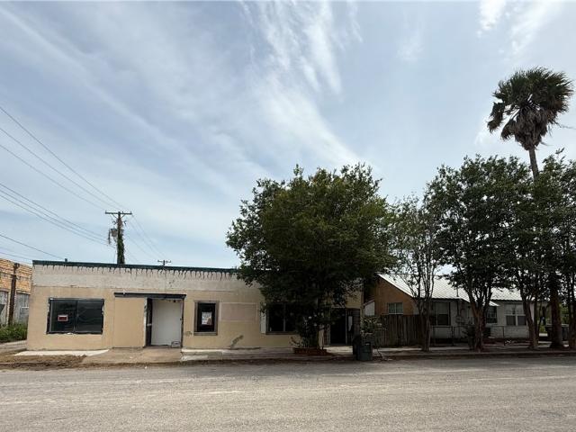 Commercial for sale in Alice