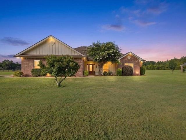 House for sale in Gilchrist, Texas