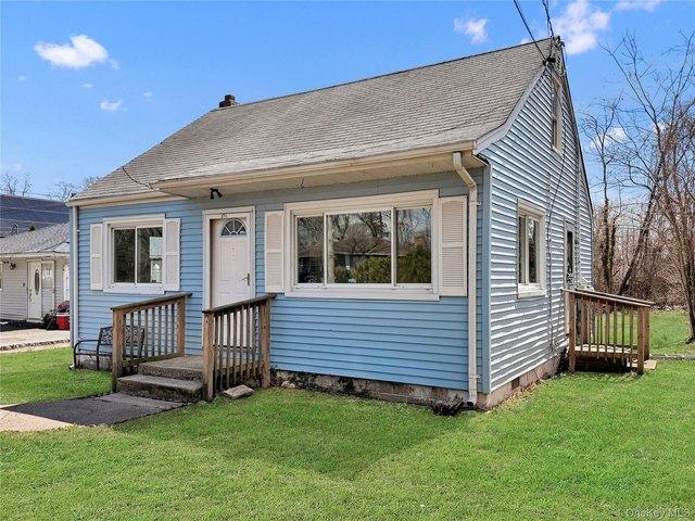House for sale in Centereach, New York