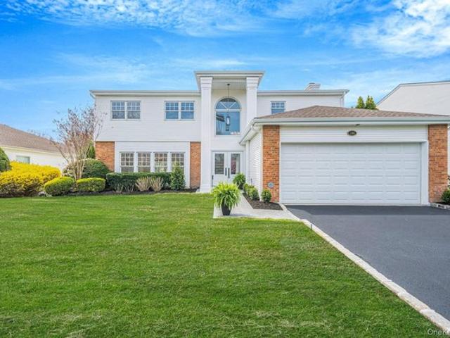 Condo for sale in Huntington, New York