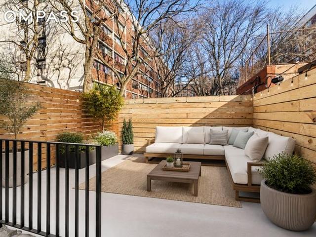 Condo for sale in Arverne, New York
