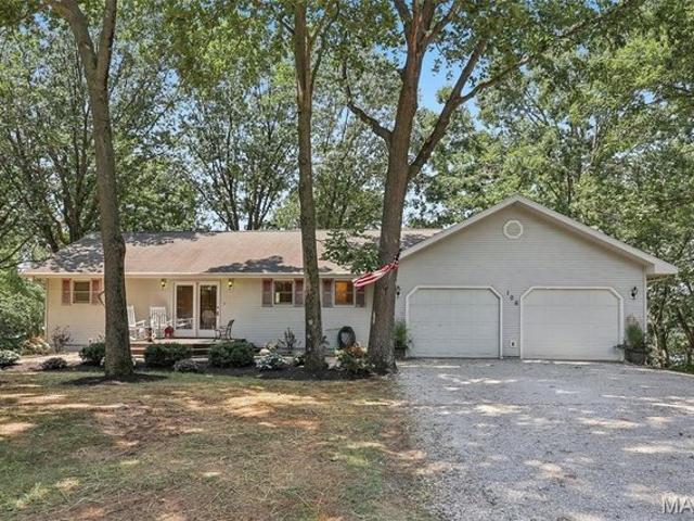 House for sale in Hillsboro, Illinois