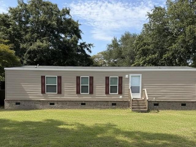 House for sale in Bonneau, South Carolina