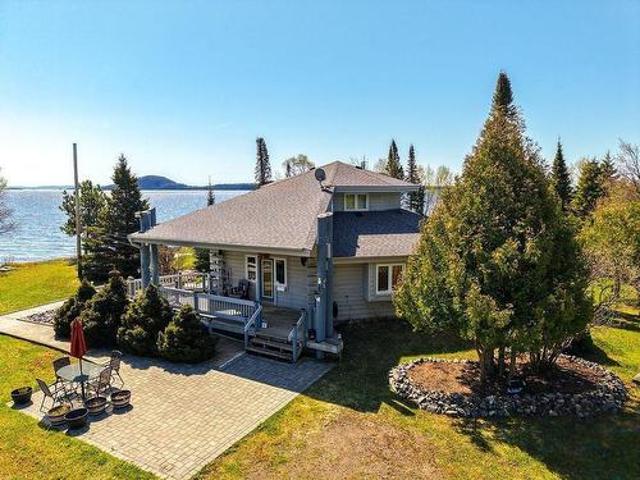 House for sale in Neebing, Ontario