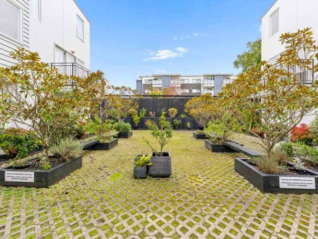Townhouse for sale in New Lynn, Oroua County