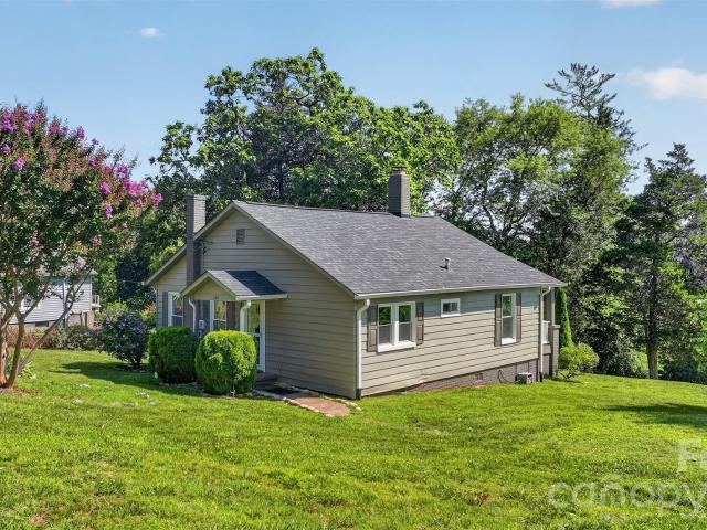 House for sale in Hickory, North Carolina