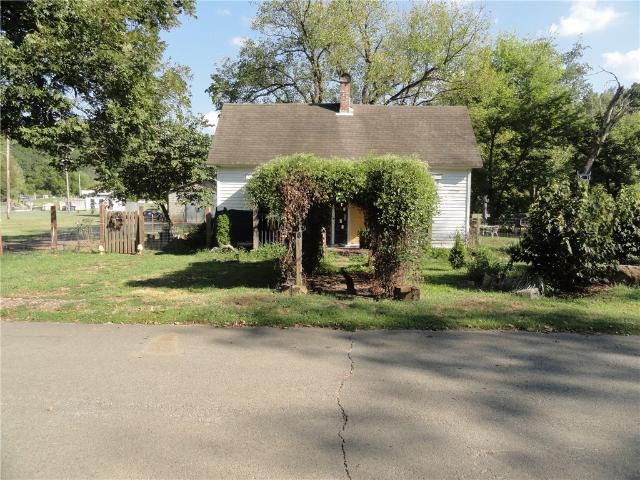 House for sale in Leslie, Searcy County