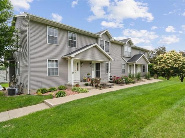 Townhouse for sale in Linn, Iowa