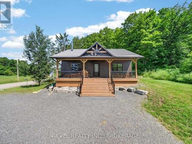 House for sale in Ontario
