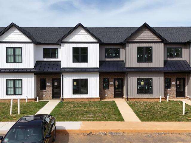 Townhouse for sale in Virginia