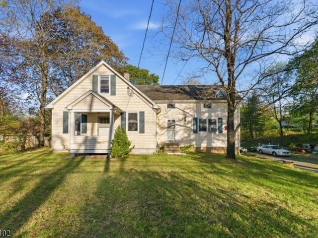 House for sale in Neshanic Station, New Jersey