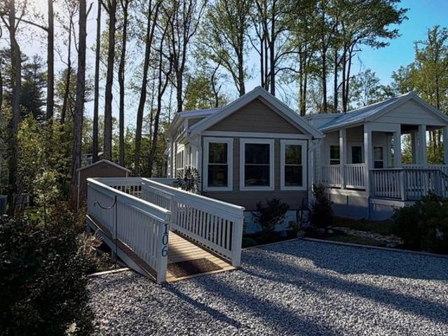 House for sale in Flat Rock, Henderson County