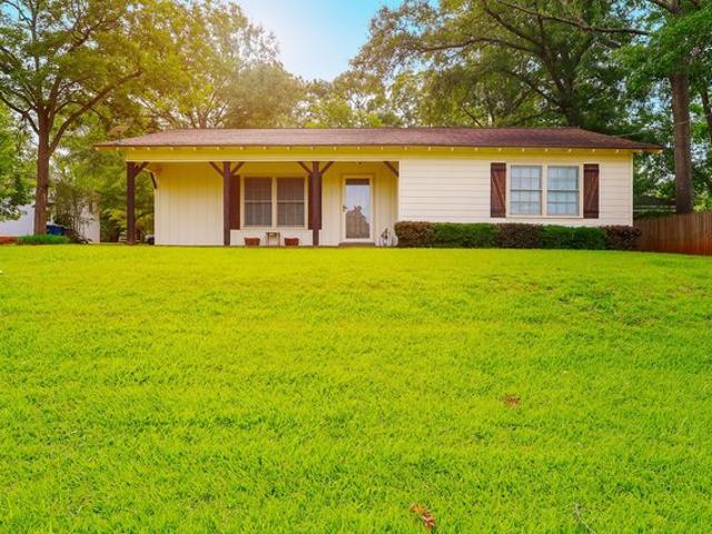 House for sale in San Augustine, Texas