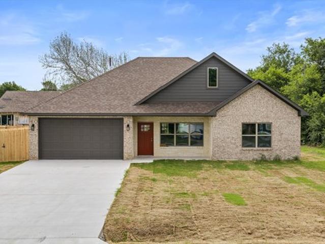 House for sale in Tom Bean, Texas