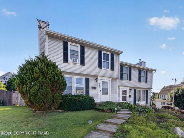 Townhouse for sale in Pen Argyl, Pennsylvania