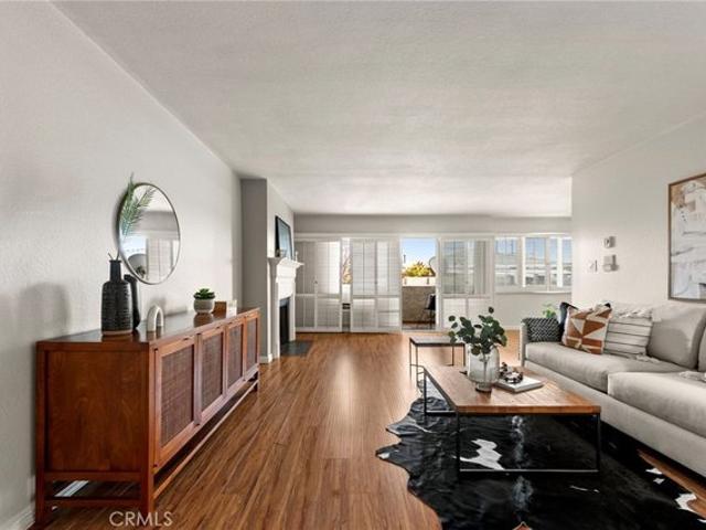 Condo for sale in Canoga Park, California