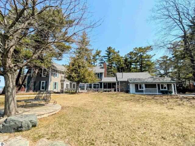 House for sale in Elk Rapids House for sale in Elk Rapids