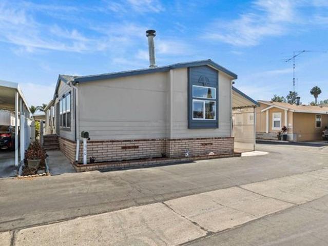 House for sale in Fountain Valley, California
