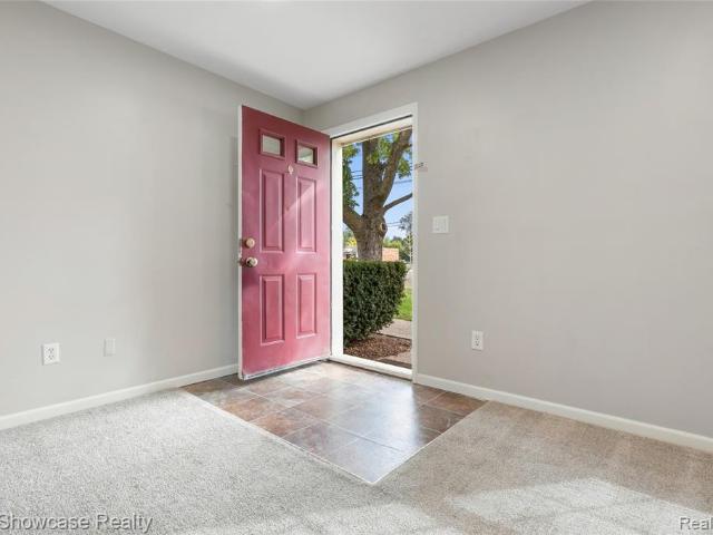 Condo for sale in Oxford Meadows, South Lyon