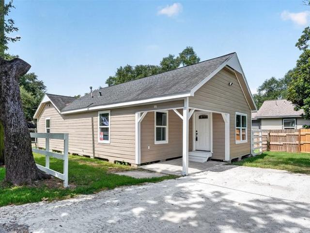 House for sale in Highlands, Harris County