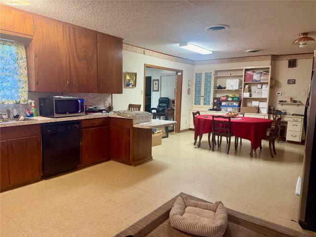 House for sale in Lockhart, Caldwell County