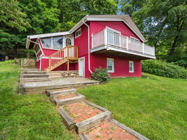 House for sale in Sparta, New Jersey