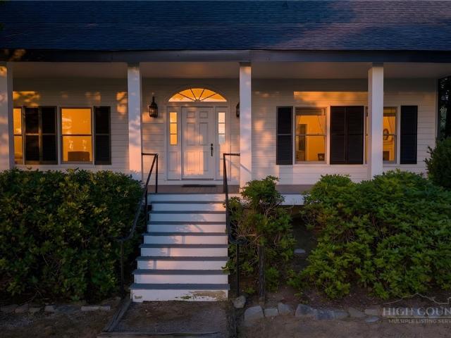 House for sale in Banner Elk, Avery County