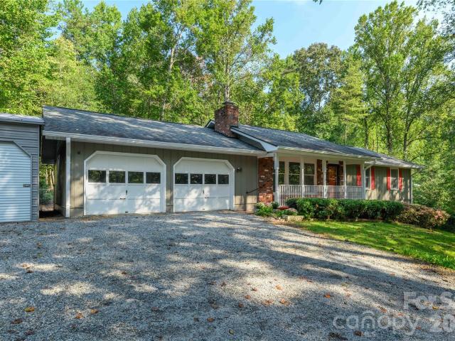 House for sale in Hendersonville, Henderson County