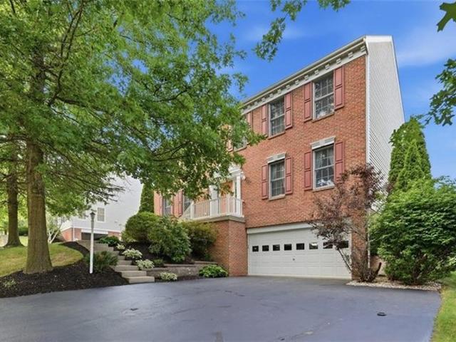 House for sale in Valencia, Pennsylvania