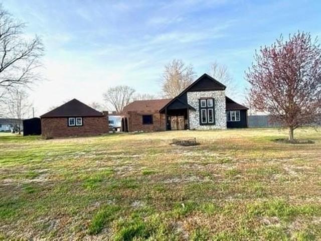 House for sale in Clinton, Illinois