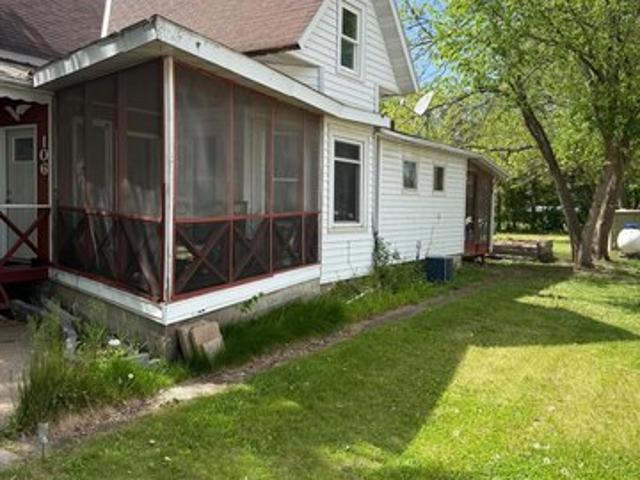 House for sale in Cochrane, Wisconsin