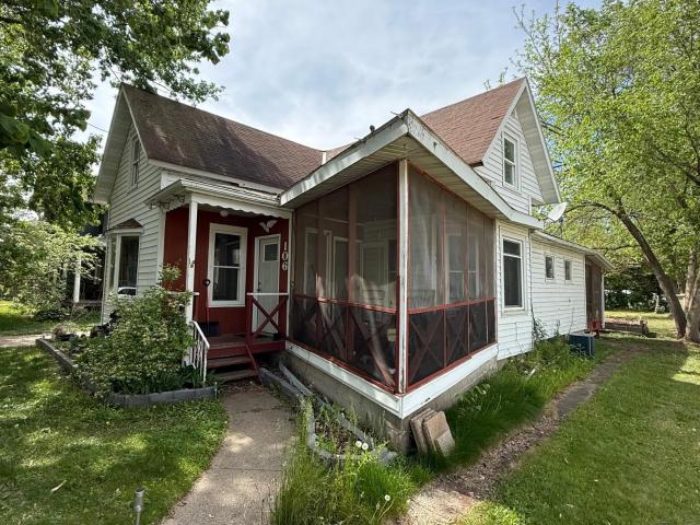 House for sale in Cochrane, Wisconsin