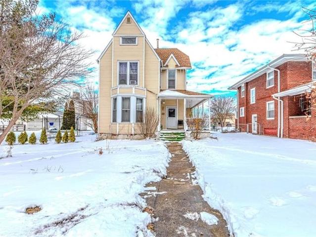 House for sale in Douglas, Illinois