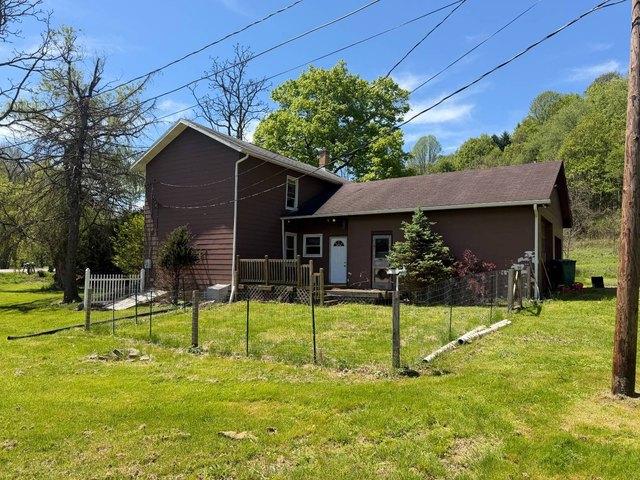 House for sale in Spring Church, Pennsylvania
