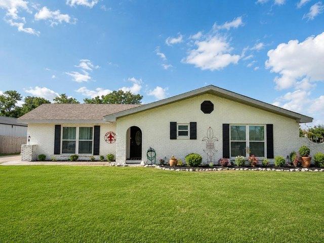 House for sale in Canoga Park, California